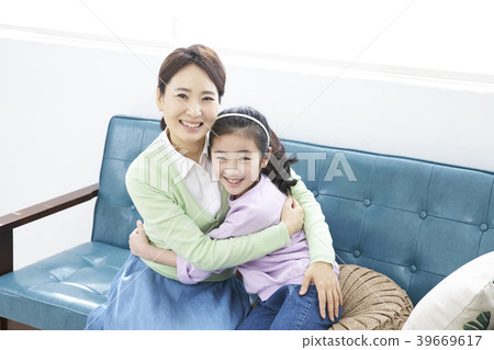 幸福的母親和女兒 39669617