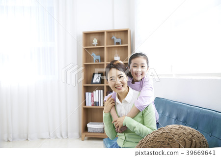 幸福的母親和女兒 39669641