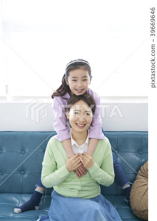 Happy mother and daughter Happy mother and daughter 39669646