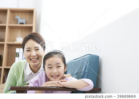 幸福的母親和女兒 39669669