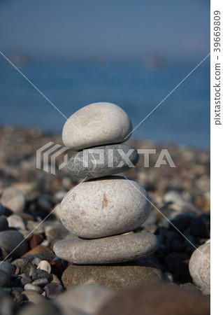 Stones on the seashore Stones on the seashore 39669809