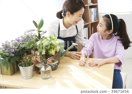 幸福的母親和女兒 幸福的母親和女兒 39671656