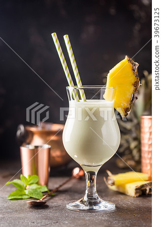 Frozen Pina Colada Cocktail 39673125