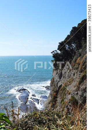 The cliffs of Enoshima The cliffs of Enoshima 39673415