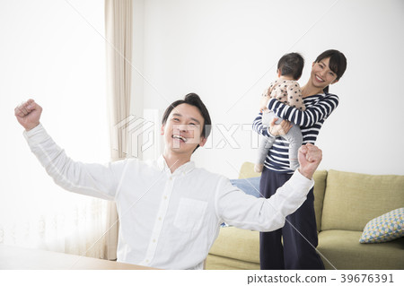 Happy family, baby and parents 39676391