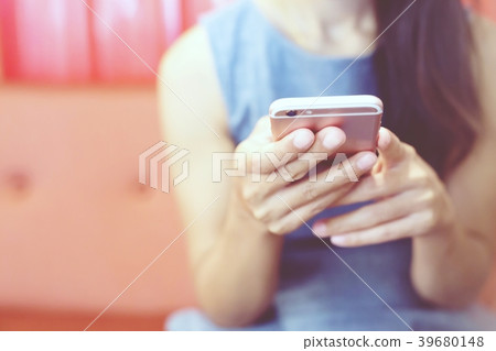 woman using a mobile phone  39680148