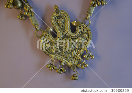 An old neckless, Kelkar Museum, Pune, Maharashtra An old neckless, Kelkar Museum, Pune, Maharashtra 39680269