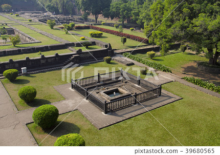 Park ruins, Shaniwar Wada Pune Park ruins, Shaniwar Wada Pune 39680565