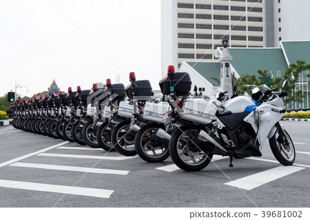 Police officers motorcycle line up on the road Police officers motorcycle line up on the road 39681002