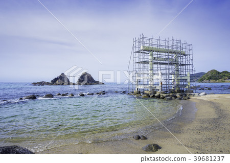 Itoshima City, Fukuoka Prefecture Otorii gate in Futumigaura during renovation work Itoshima City, Fukuoka Prefecture Otorii gate in Futumigaura during renovation work 39681237