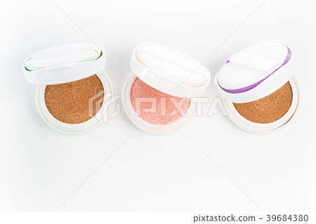 Refills of foundation and highlighter cushion on a 39684380