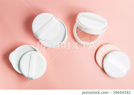 Refills of foundation and highlighter cushion on a 39684382