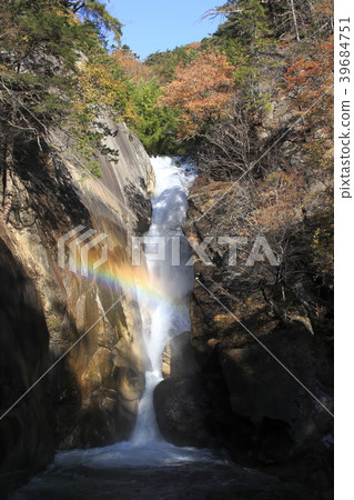 Autumn Sensui Falls and Rainbow (Oyodo Shosenkyo) 39684751