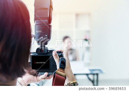 Digital Photography with flash studio mirrorless 39685653