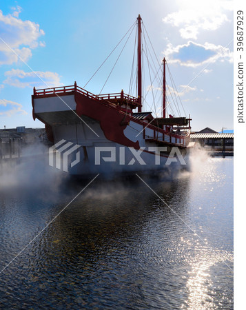 Chinese ships in Hirajo Palace ruins Chinese ships in Hirajo Palace ruins 39687929