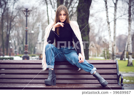 Girl in casual fashion clothes Girl in casual fashion clothes 39689987