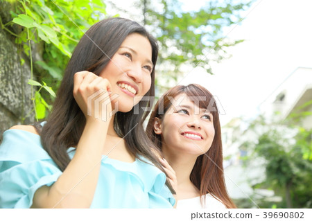 女人肖像[購物，觀光，散步] 39690802