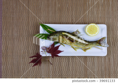 鹽烤三文魚 鹽烤三文魚 39691133