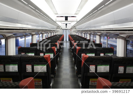 特快成田特快（E259系列車廂內：東京市中心⇔成田機場） 39691217