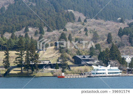 Original Hakone port of Ashinoko and Hakone Sekisho trace (Hakone town, Kanagawa Prefecture) 39691574