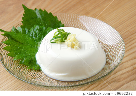 Raw tofu Raw tofu 39692282