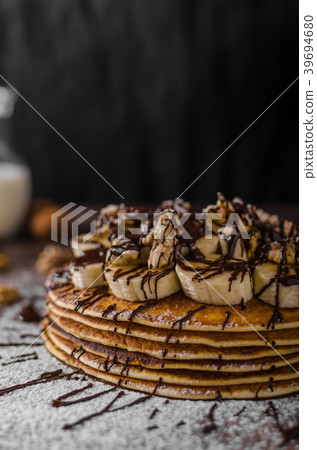 Rustic pancakes with banana Rustic pancakes with banana 39694680