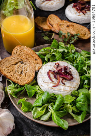Grilled Camembert cheese 39694791