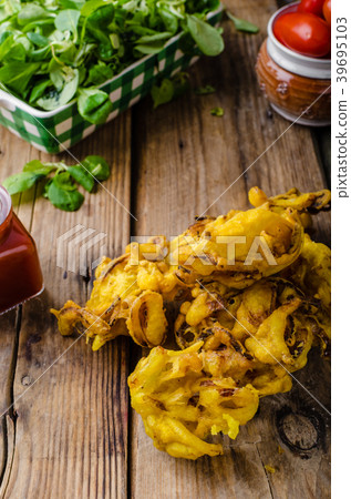 Crispy Onion Bhaji Crispy Onion Bhaji 39695103