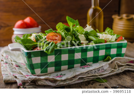 Fresh spring salad Fresh spring salad 39695118