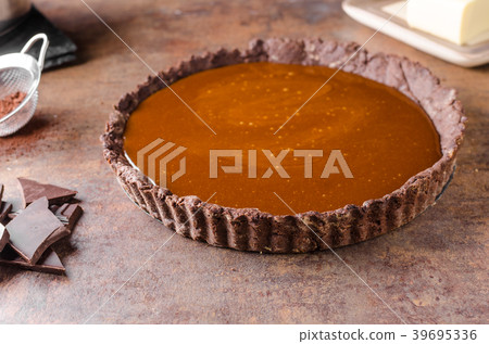 Caramel chocolate tart Caramel chocolate tart 39695336
