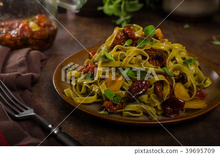 Pasta with sun dried tomatoes Pasta with sun dried tomatoes 39695709