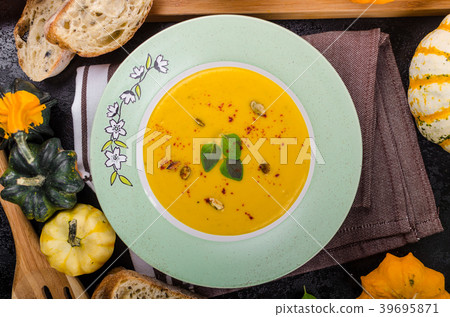 Creamy pumpkin soup Creamy pumpkin soup 39695871