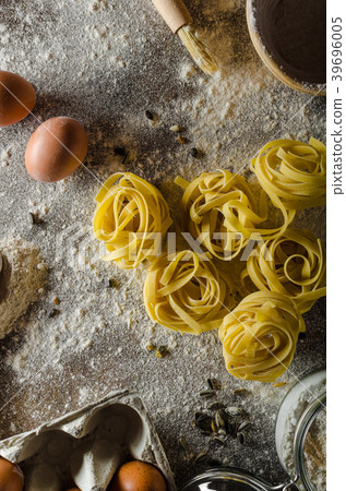 Homemade pasta bio 39696005