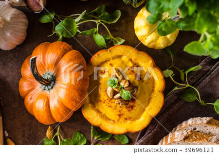 Creamy pumpkin soup Creamy pumpkin soup 39696121