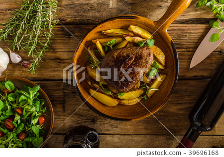 Beef steak with herbs and wine Beef steak with herbs and wine 39696168