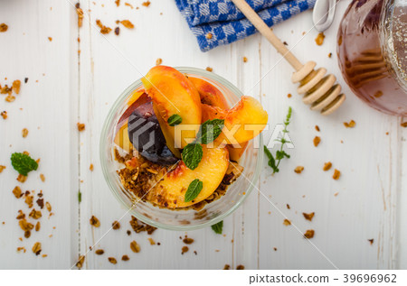 Greek yogurt with fresh fruit 39696962