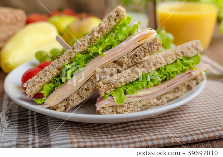 Back to school sandwich 39697010