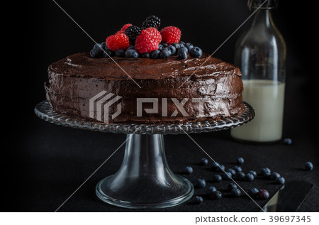 Chocolate cake 39697345