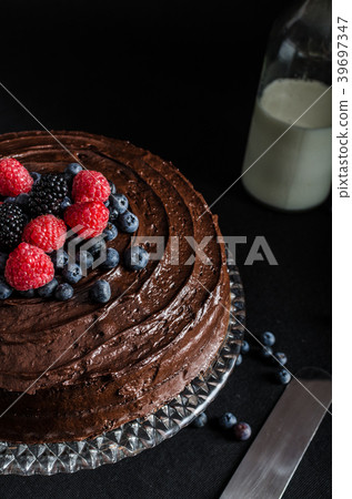 Chocolate cake 39697347