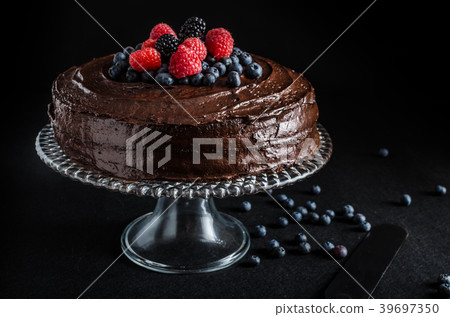 Chocolate cake 39697350