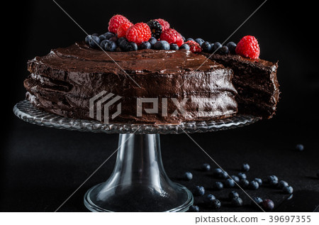 Chocolate cake 39697355