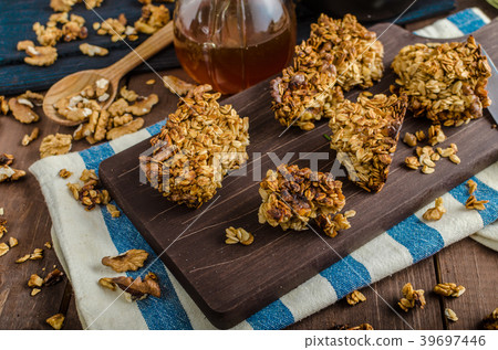 Baked granola 39697446