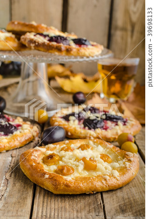 Traditional Czech cake with plums and prunes 39698133