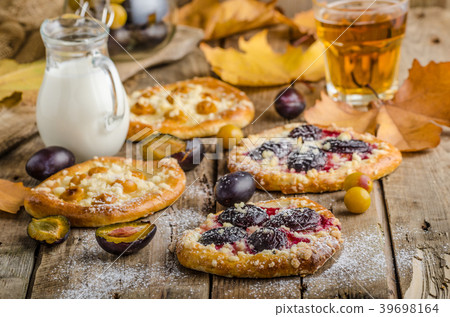 Traditional Czech cake with plums and prunes 39698164