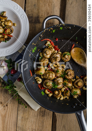 Fresh mushroom salad with chilli and herbs Fresh mushroom salad with chilli and herbs 39698484