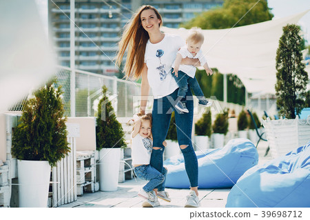 mother with children mother with children 39698712