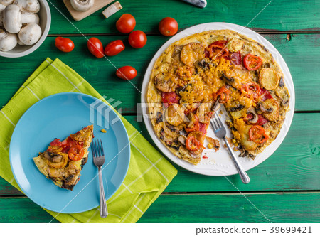 Potato frittata with chorizo 39699421