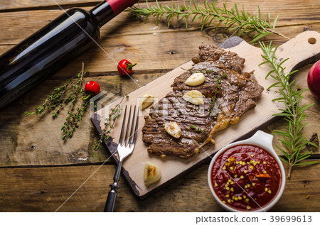 Rib eye steak with wine Rib eye steak with wine 39699613