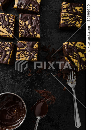 Dark chocolate brownies Dark chocolate brownies 39699640