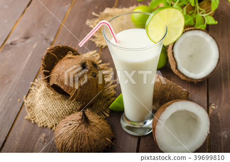Coconut milk drink Coconut milk drink 39699810